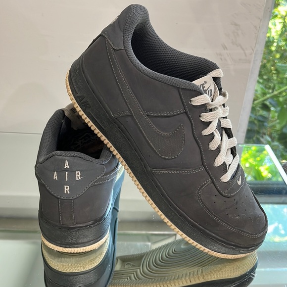 Nike Air Force 1 Dark Grey Size 8 - Picture 2 of 16